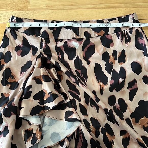 SHEIN Animal print skirt EUC - Picture 6 of 6